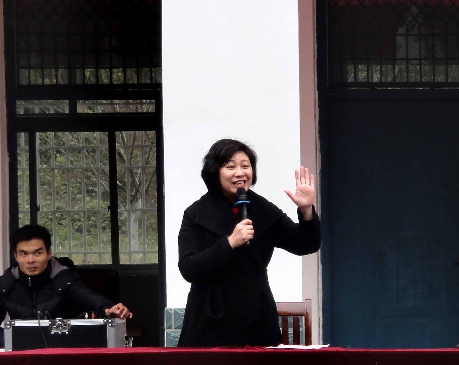 冯娟.jpg