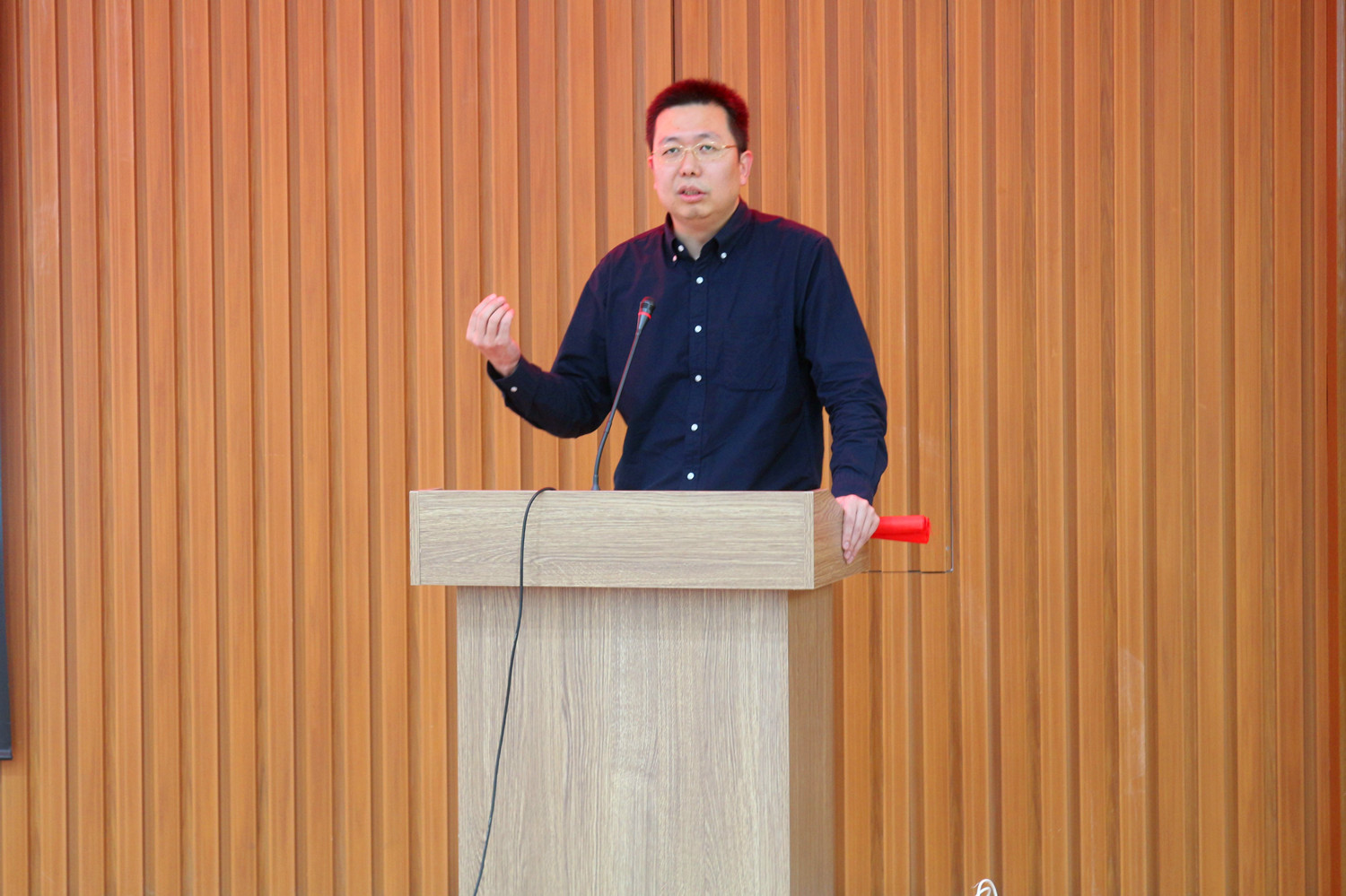 科技3.jpg