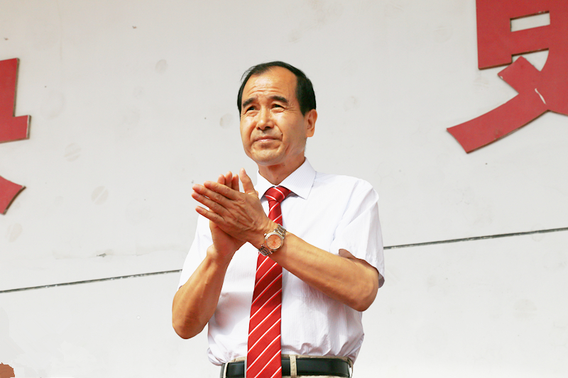 曹校长.jpg