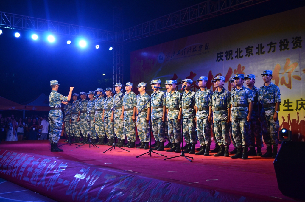 20160919迎新晚会摄影记者范榕（1）图编鲜于开迪.jpg