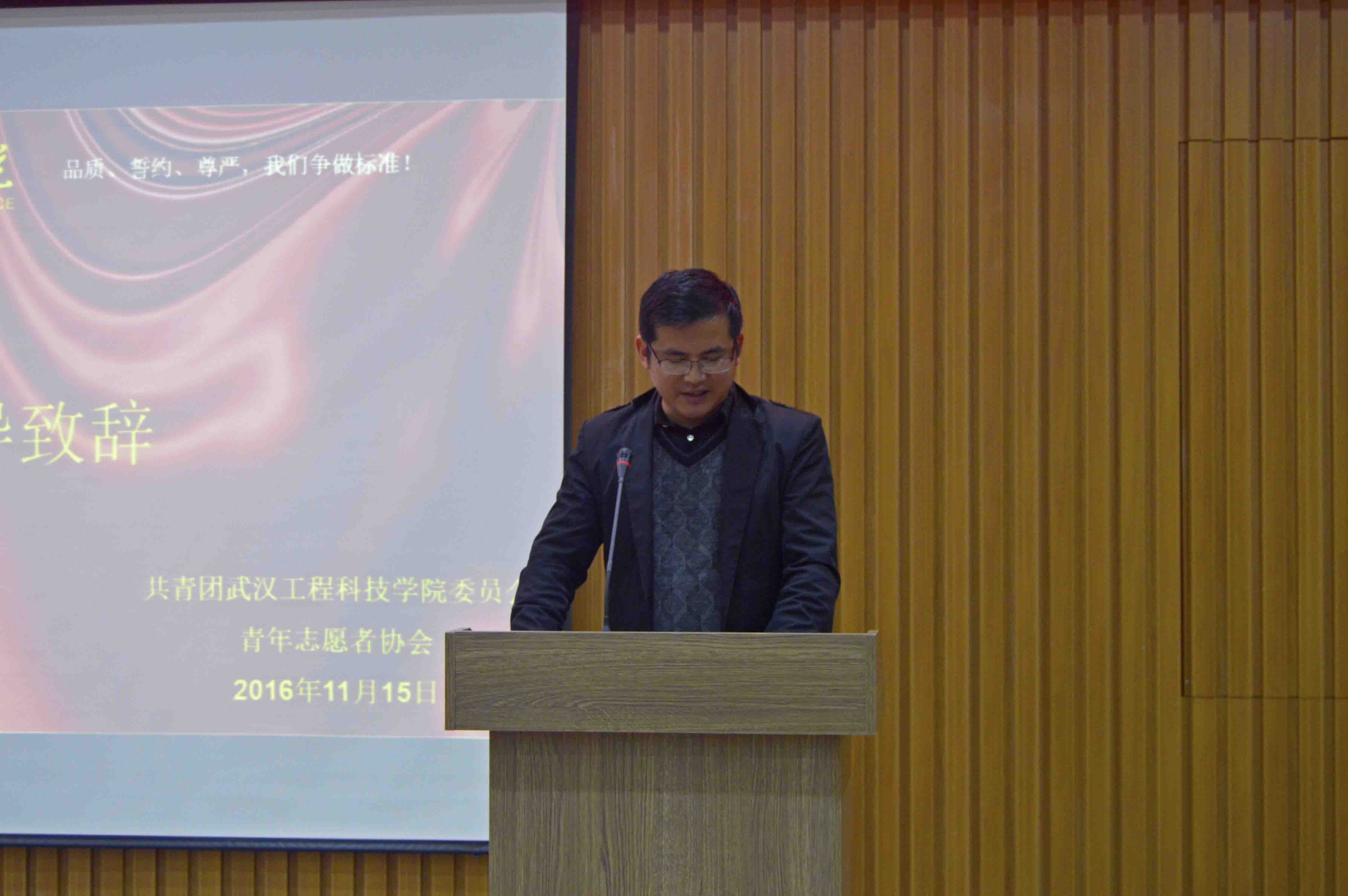 摄影记者关哓杰，蔡露  图编曾梦飞，韩佳玥 (1).JPG