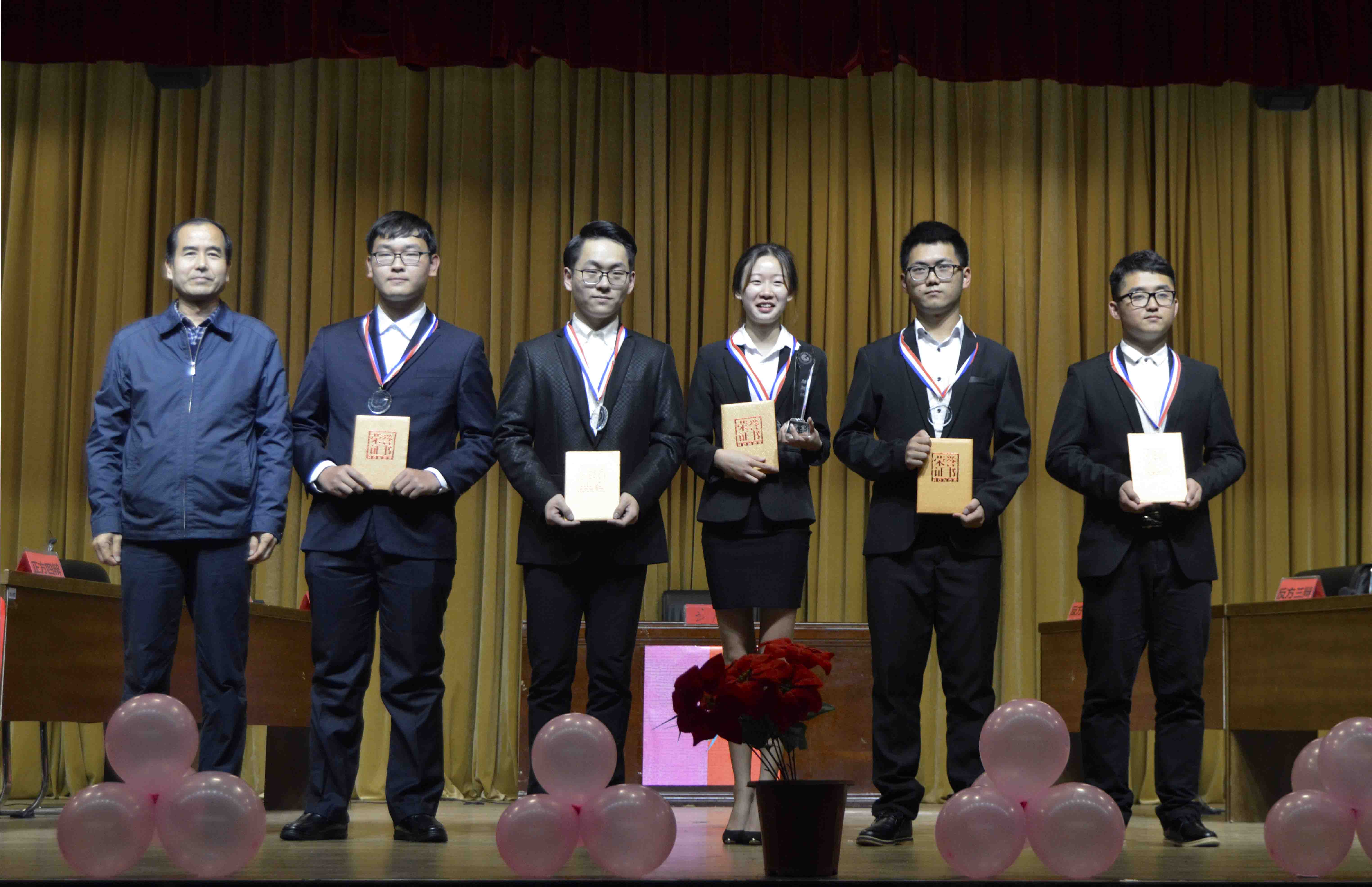 20161116第一期党员再教育培训结业典礼 摄影记者 蔡露 图编鲜于开迪 (3).jpg