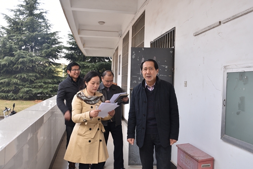 校领导检查开课秩序 师生共赴开学第一课