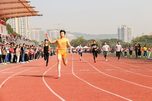 男子五项一百米 实习摄影记者 杨晓艺 (1).jpg