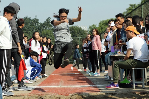 女子跳远决赛 摄影记者刘悦欣 (1).JPG