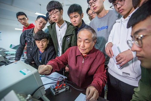 机电实验室-籍鹏飞 (3).jpg