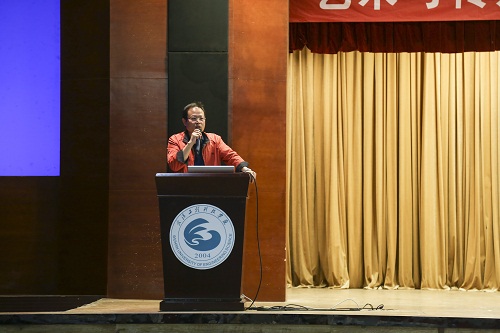 实习摄影记者高俊臣 (1).jpg