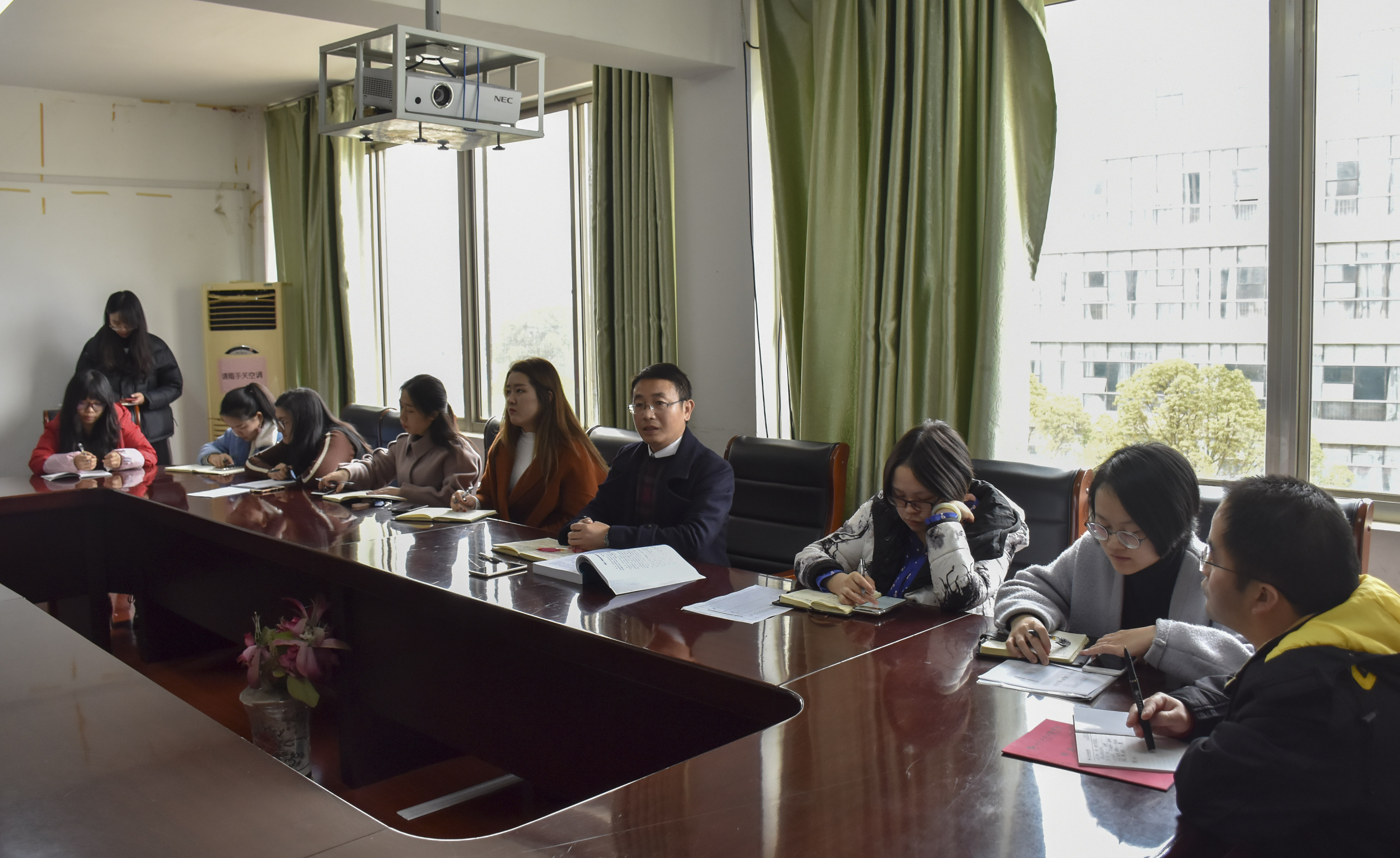 20181120全校教工通讯员大会 摄影记者马星宇 (7).jpg