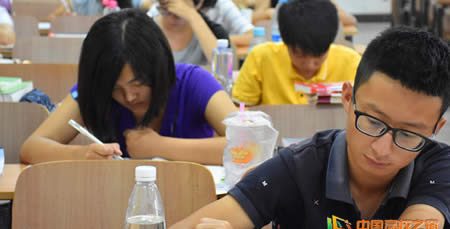 【中国高校之窗网】武汉工程科技学院假期备考学子提前复习备考