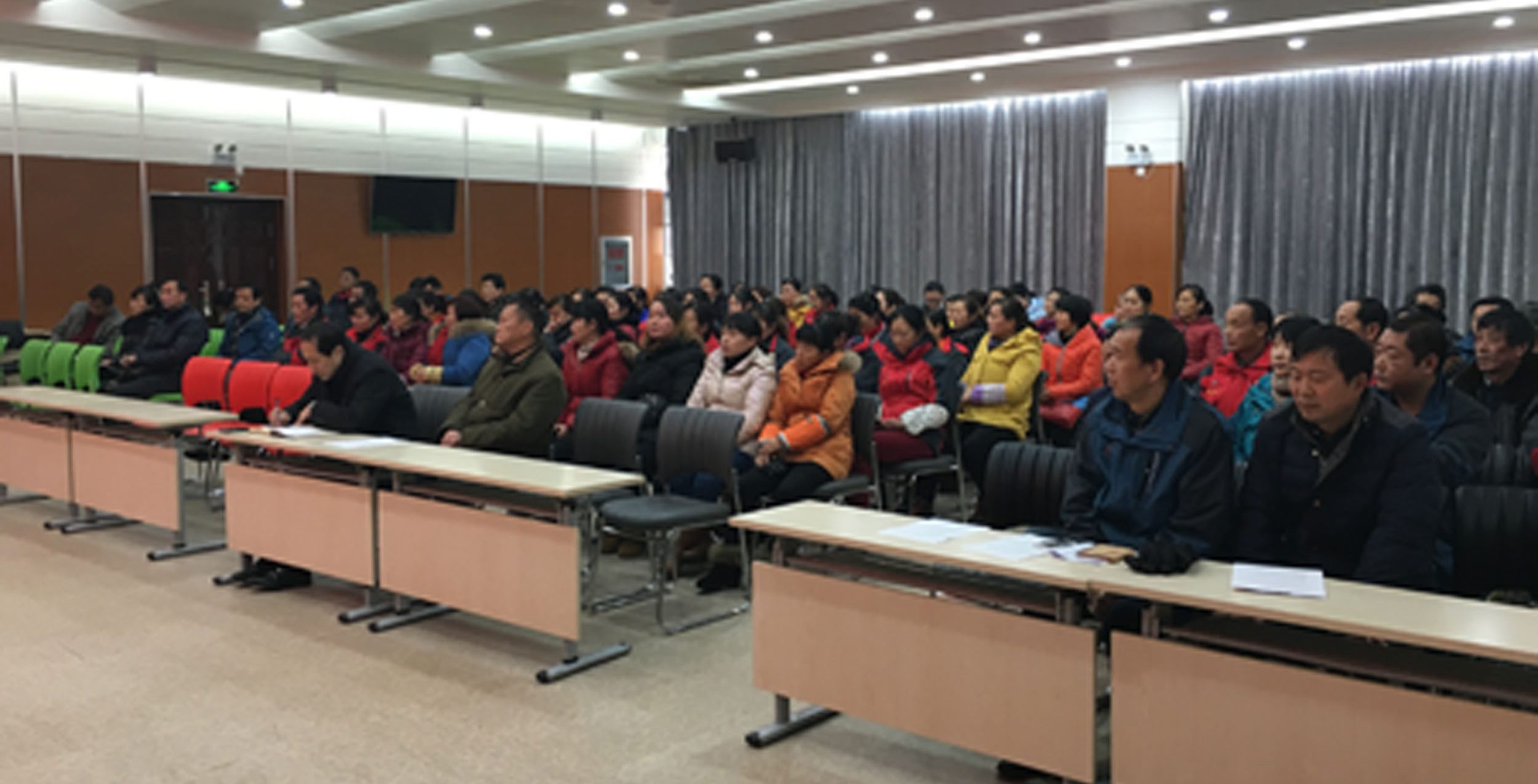 后勤处召开2015年工作总结大会