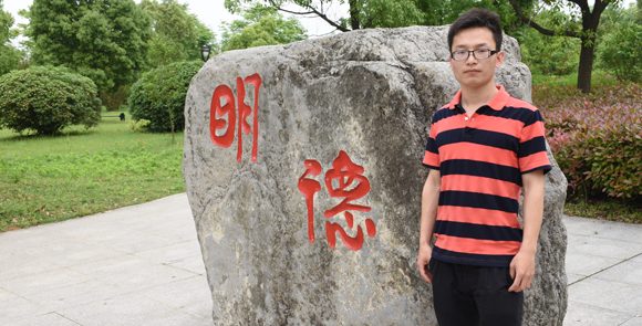 【荆楚网】武汉90后学生开培训公司年赚百万
