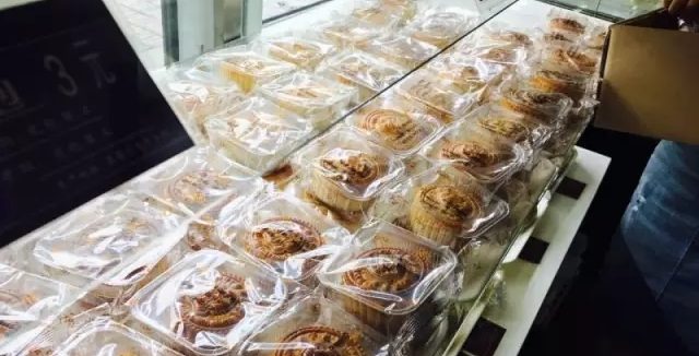 【中国青年报】这些高校推出“校徽月饼”，卖相居然很不错！