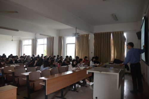 【课堂速写】   田运银—用最通俗的语言攻破知识堡垒