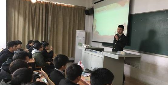 携笔从戎 参军报国 学校举行多场征兵动员会