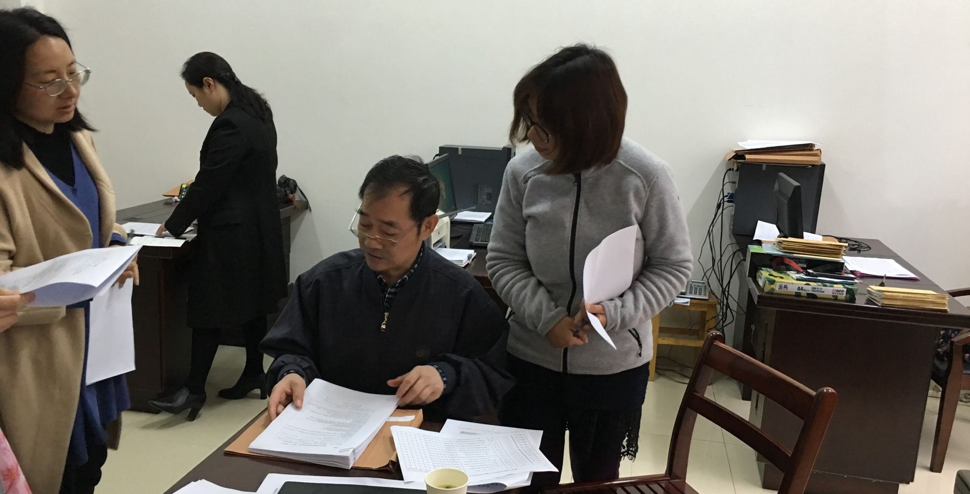 学校组织开展课程教学档案及2019届毕业设计（论文）阶段性工作专项检查