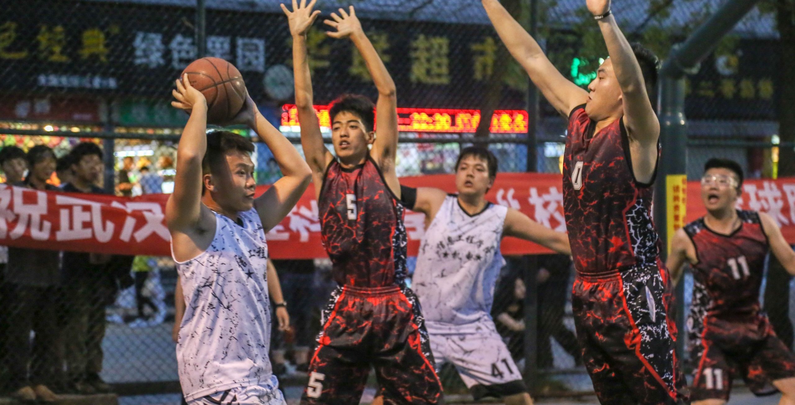 【15周年校庆报道•品牌活动】群雄逐鹿  谁主篮坛  “校庆杯”篮球赛落下帷幕