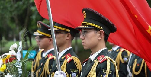 学校举行“青春心向党•建功新时代”特别主题团日活动