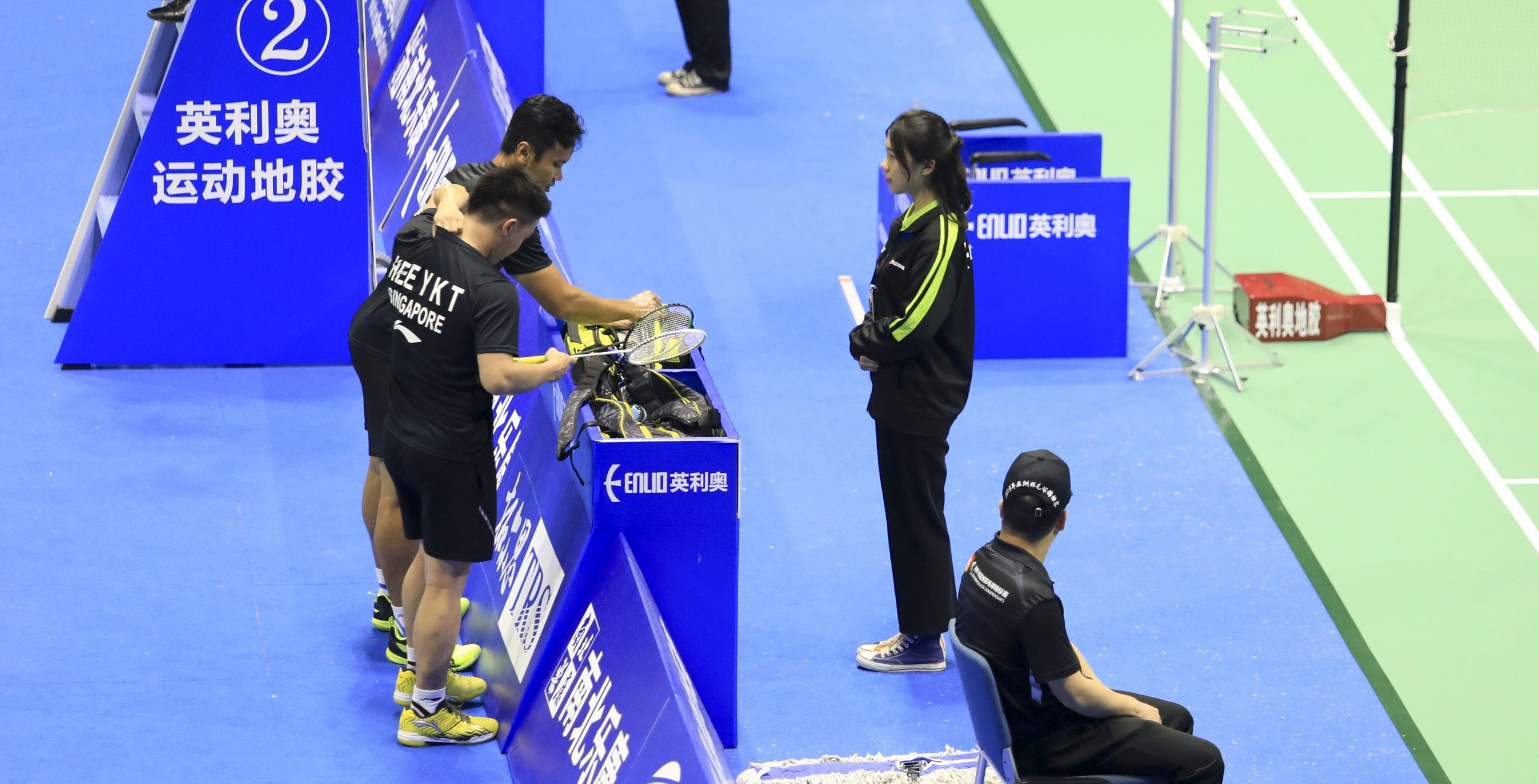 服务亚锦赛助力冠军梦  本硕直通班学子参与亚锦赛志愿者服务工作