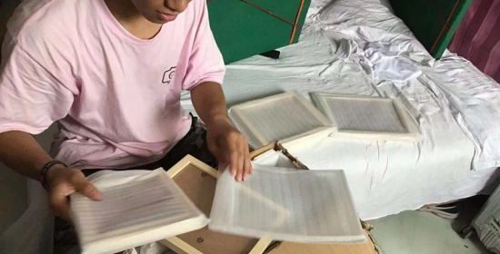 【中新网湖北】一家三口投身公益 大学生为老年夫妇拍摄婚纱照