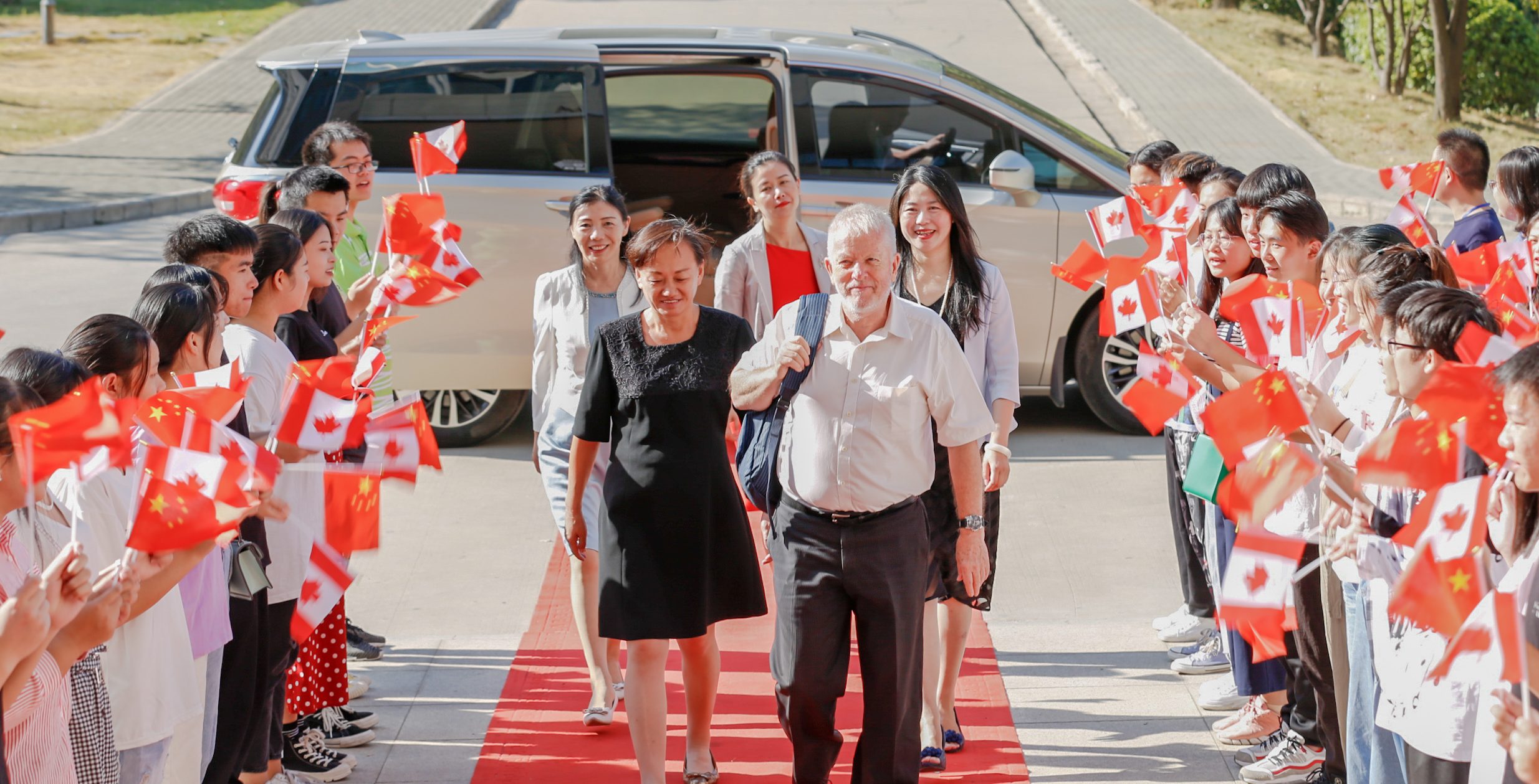 加拿大皇家大学前校长艾伦·卡洪博士来访 为武工院学子上新生入学教育第一课
