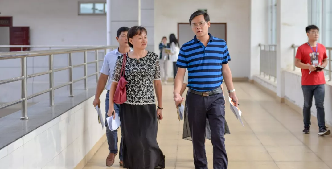 开学第一课 武工院领导深入一线检查新学期教学工作