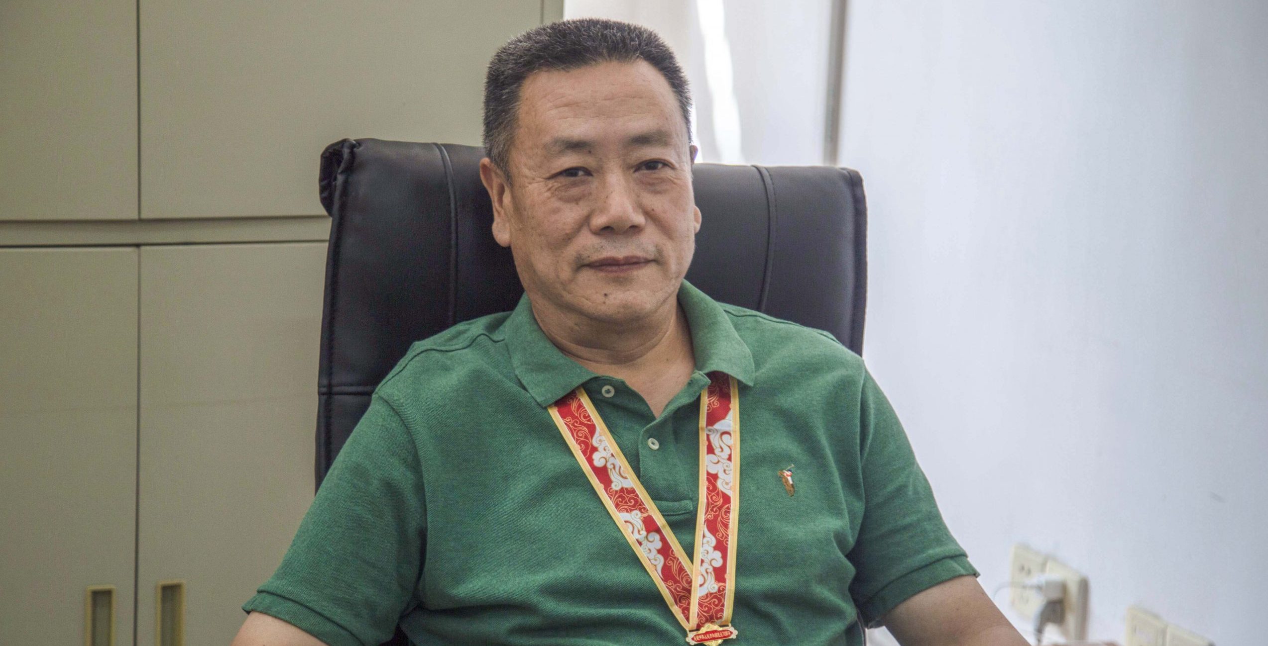 党总支书记获中共中央、国务院、中央军委纪念章