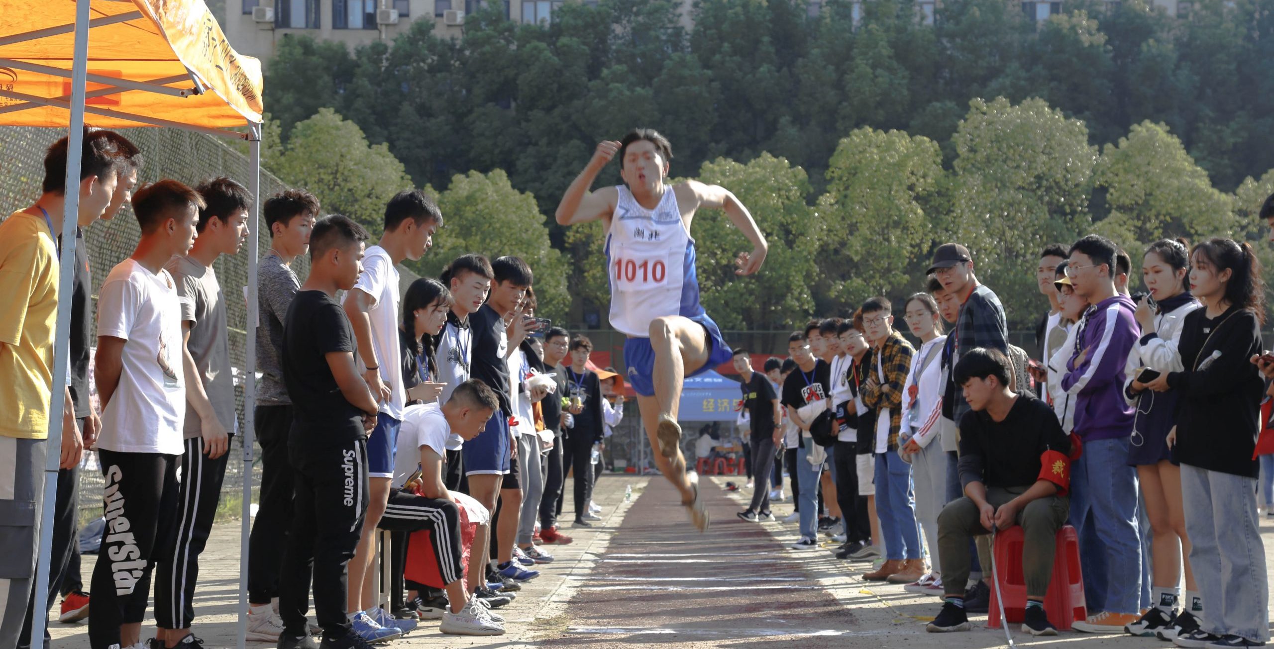 男子跳远校级记录刷新