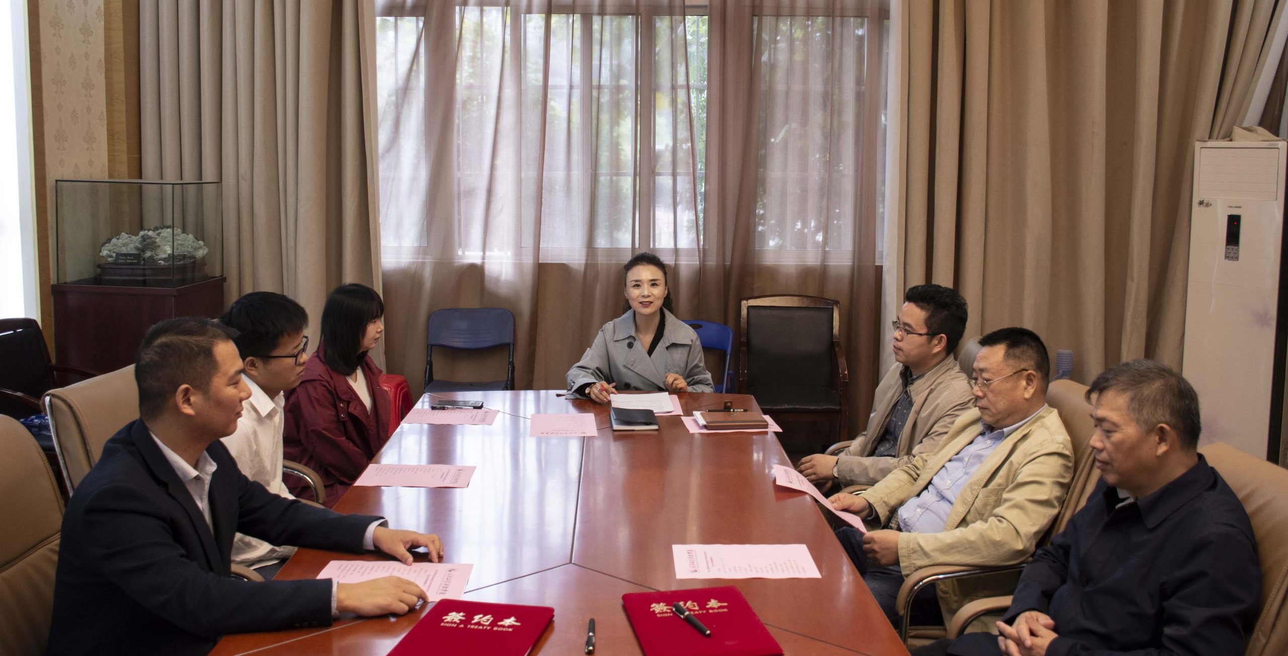 武工院同海波重工公司举行校企合作签约暨授牌仪式