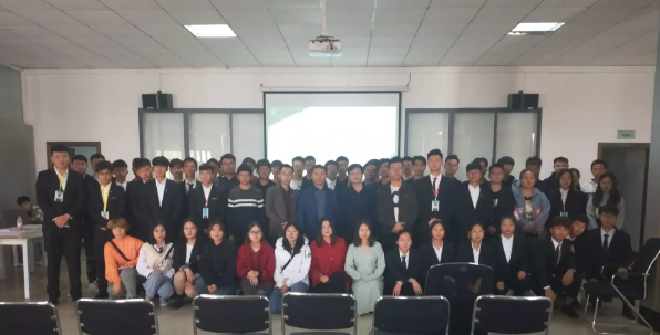 “梦想在这里起航”创业基地举办入孵路演