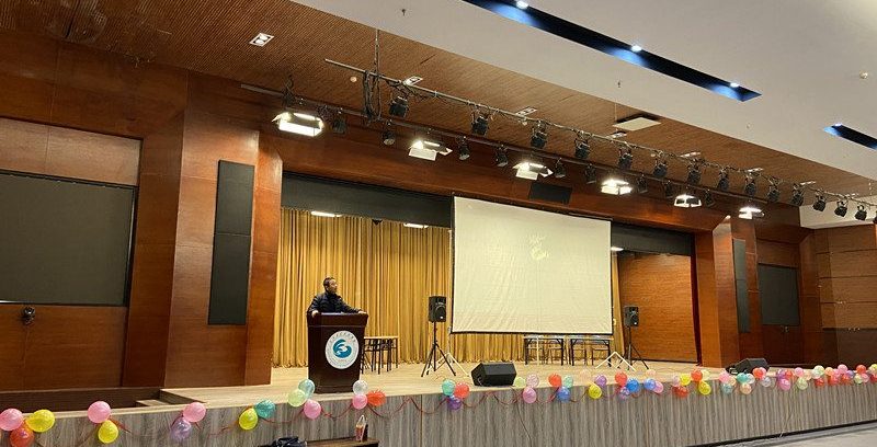 武工院师生党员齐观扶贫电影《白云生处》