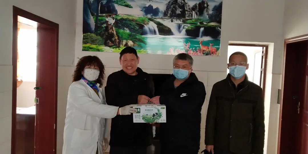 武工院扶贫工作队节前走访慰问贫困户