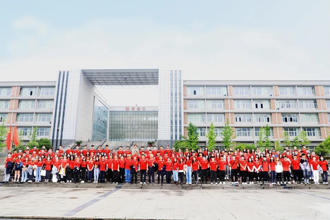 学百年党史 走红色之路