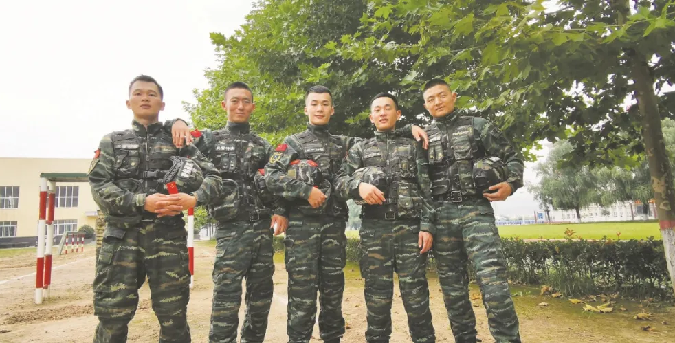 【湖北省教育厅】第七届长江学子⑥｜大学生入伍5年成武警特战队员