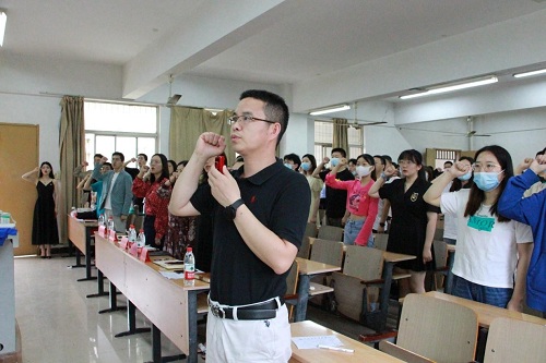 经济与管理学院党总支顺利开展2021届毕业生党员临别党课