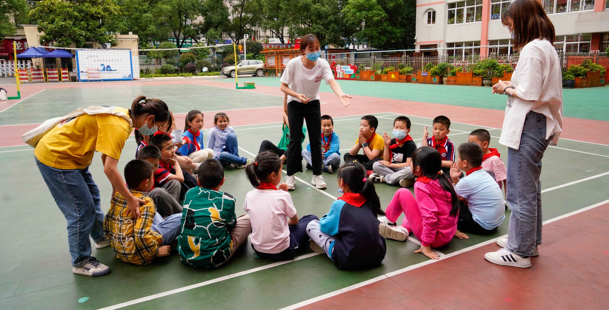 牵手阳光  相约健康 武工院志愿者受邀协助纸坊三小开展心理健康周活动