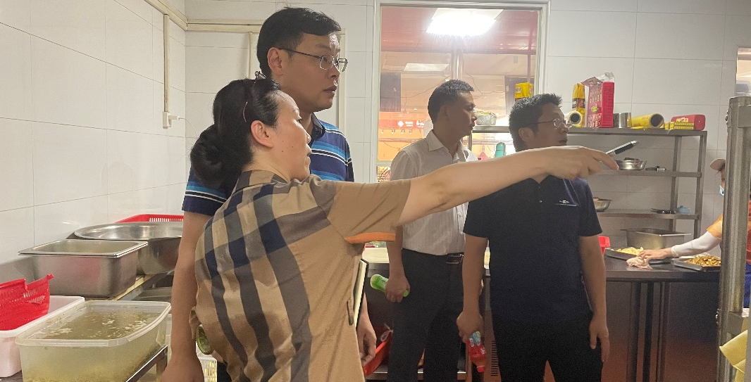 我校召开“安全生产月”现场部署会