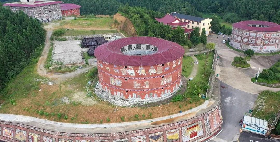 【湖北高校思政网】社会实践 | 圆梦·景德镇：武汉工程科技学院15名大学生为“瓷宫奶奶”拍摄艺术照