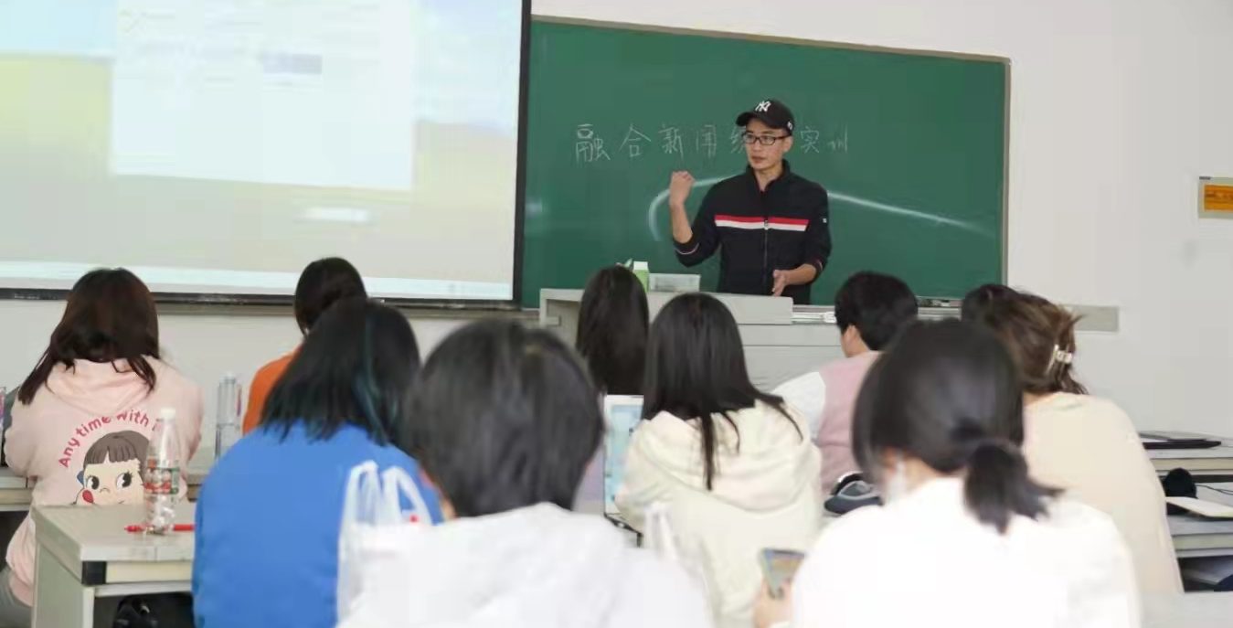 《向往的生活》节目组导演进武汉工程科技学院