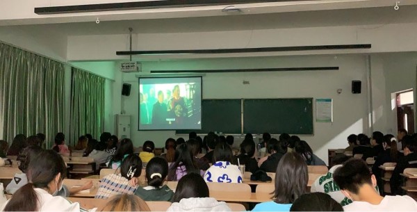 经济与管理学院第33期党校组织集体观看《建党伟业》 红色电影
