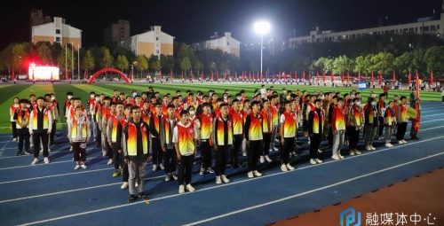 【华夏访谈】武汉工程科技学院举行师生庆党百年夜行长征百里红军长征体验活动