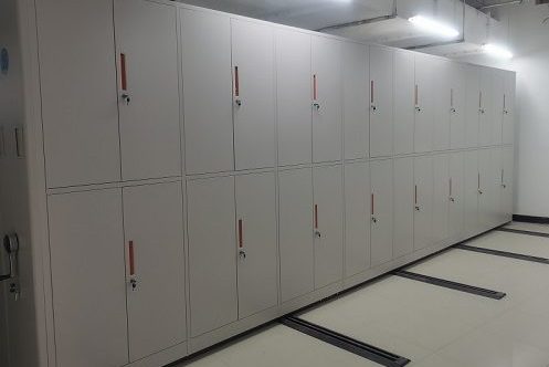 学校图书馆密集书库顺利建成