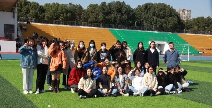 人文学院——砥砺奋进  暖冰前行