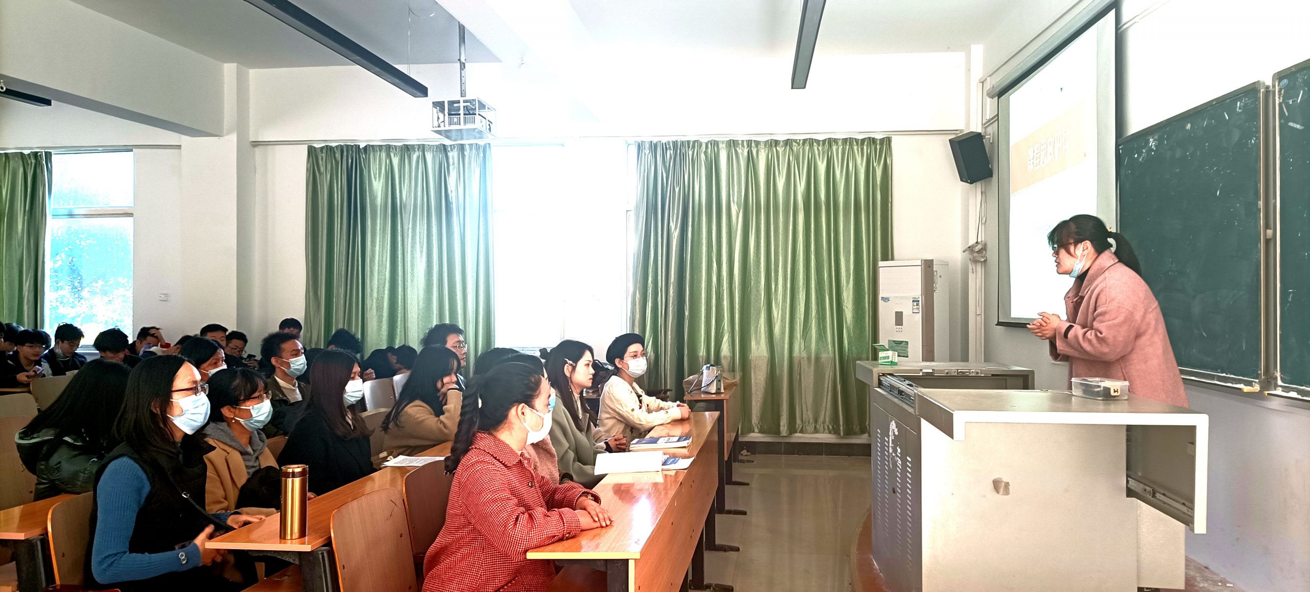 我校大英教研室召开课程思政研讨会