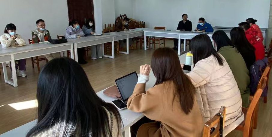 艺术与传媒学院召开教师座谈会