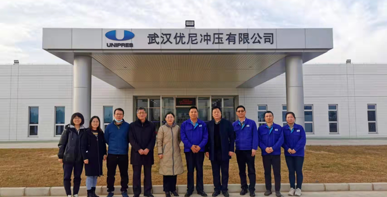 走进企业，带动就业 —-武汉工程科技学院信息工程学院走访武汉优尼冲压有限公司
