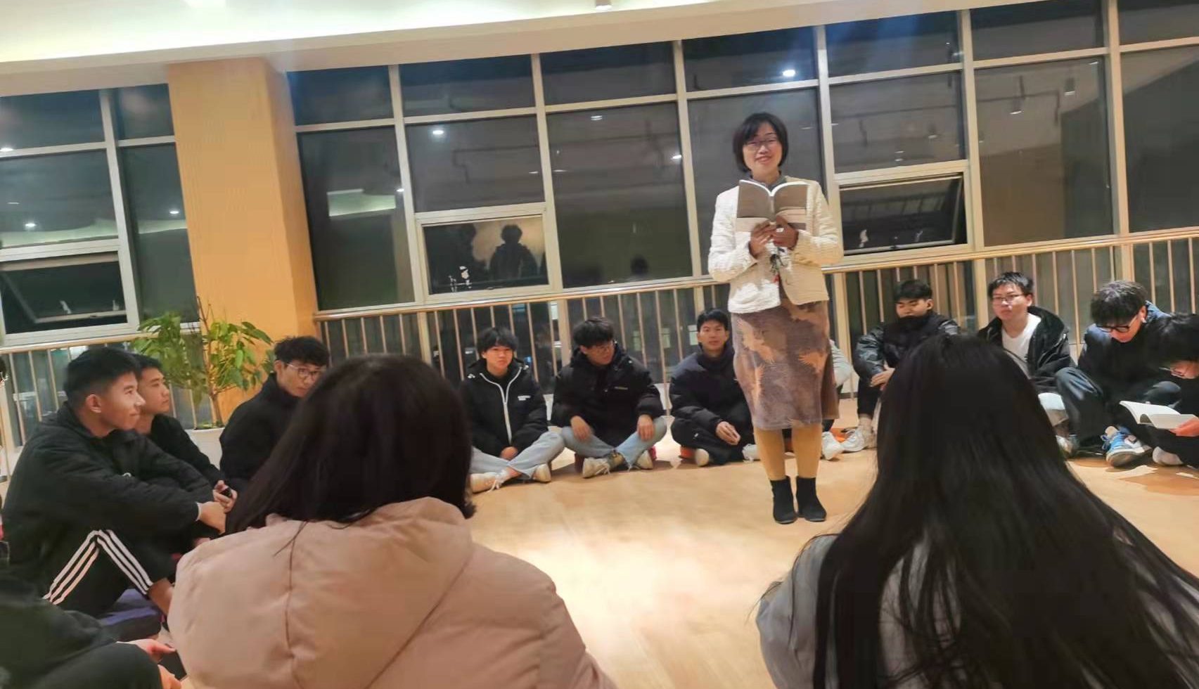 积极心理团体辅导第二期——“热爱生命，体味幸福”心理读书会团体辅导