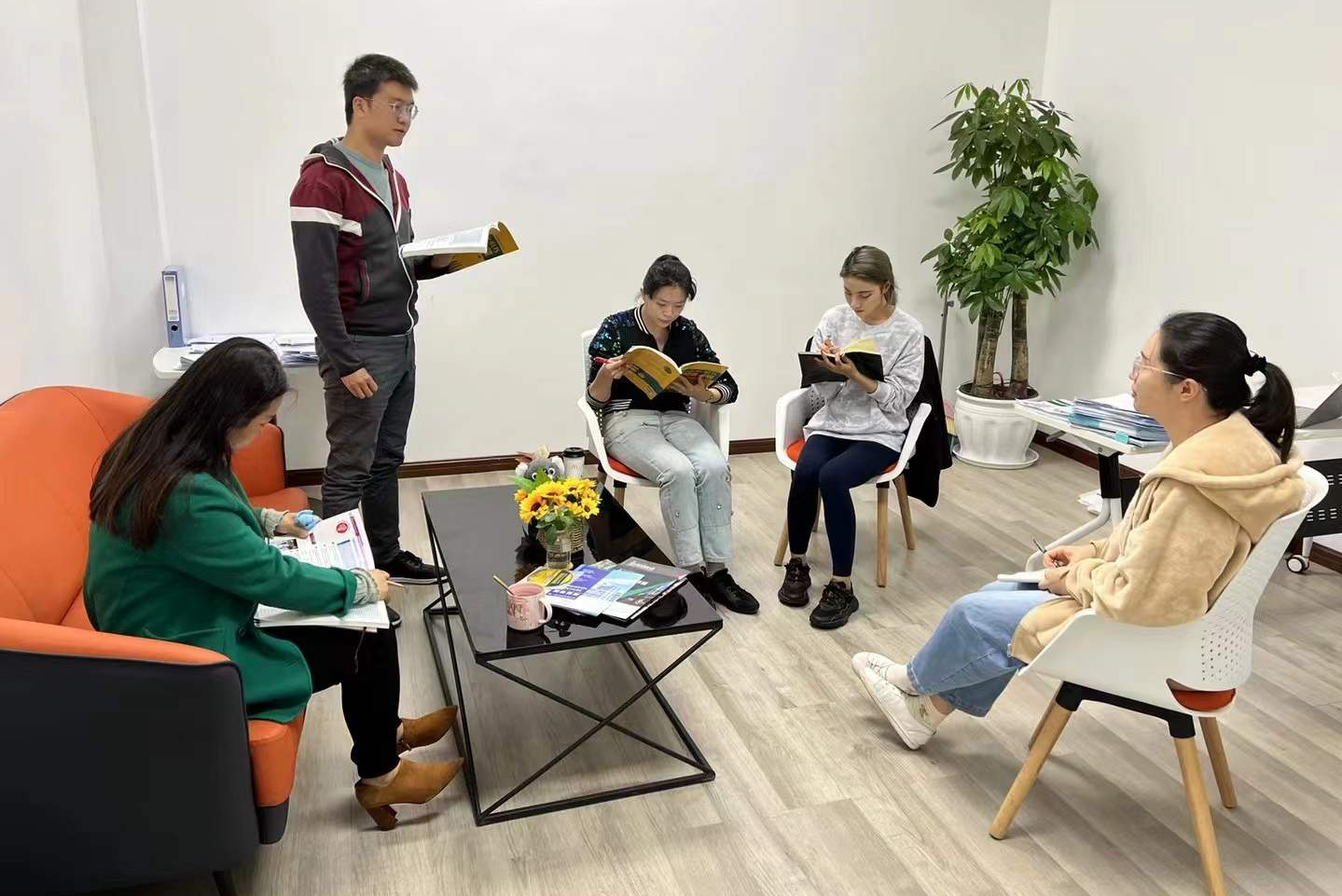 以评促教，国际教育学院积极开展教学改进工作