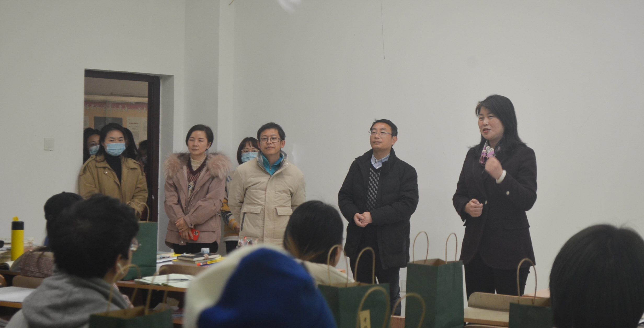 暖心！武汉工程科技学院为考研学子送“加油包”