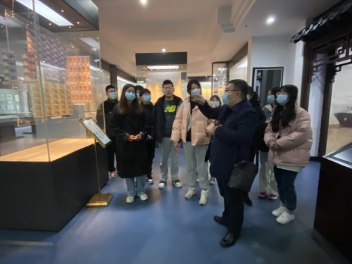 武汉工程科技学院经管学子参观中南财经政法大学中国货币金融历史博物馆