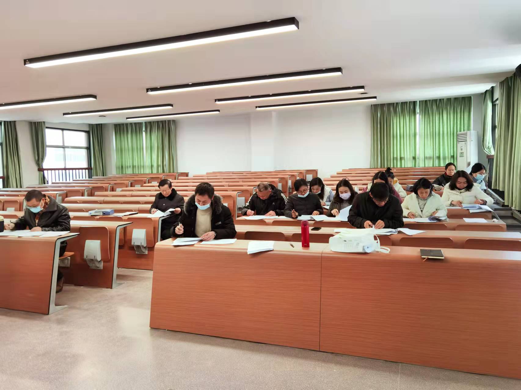 经济与管理学院迎接期末教学材料大检查